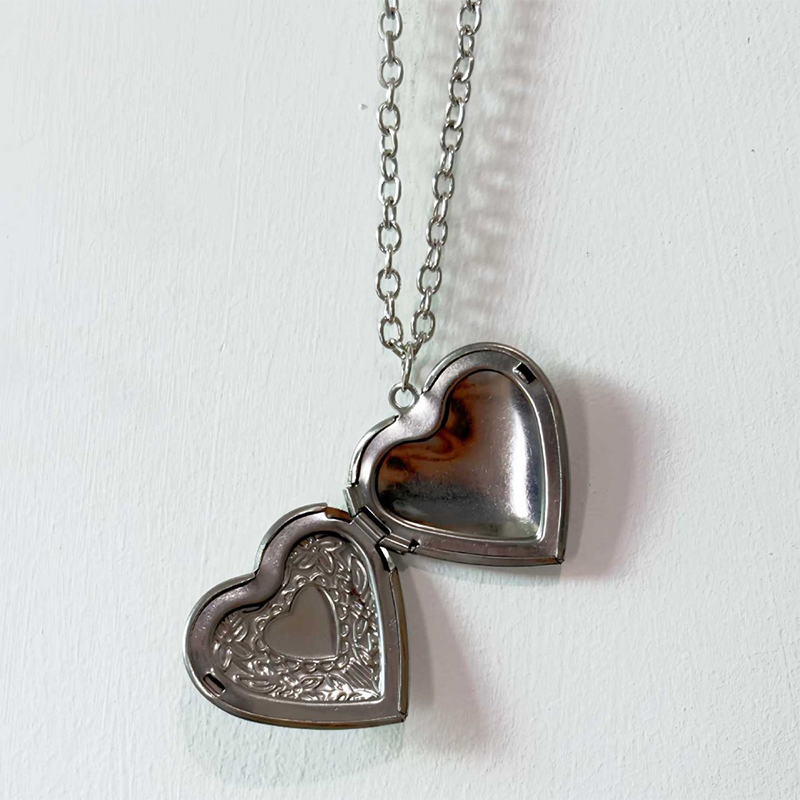Heart Locket Necklace Photo - Fashion Baroque Vintage Heart-Shaped Photo Box