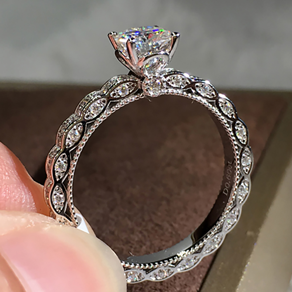 Moissanite Engagement Ring 1 Carat - Custom Solid 18K Au750 White Gold